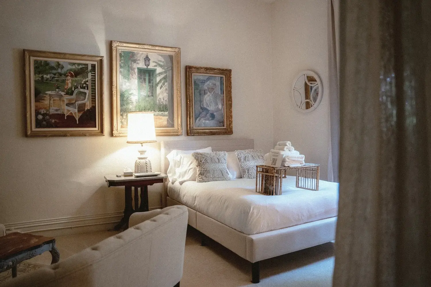 Private suite at The Old Ruth corporate housing